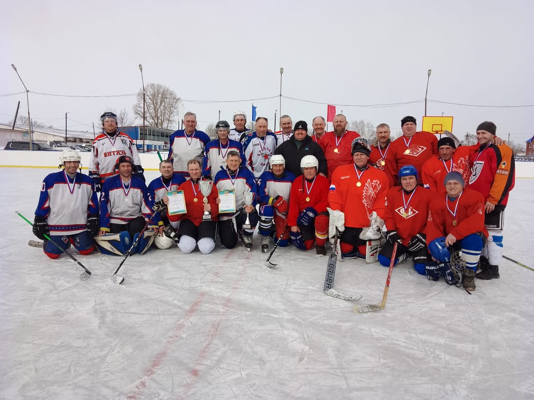 Состоялся турнир Шипуновского района по хоккею с шайбой,  посвященного Дню защитника Отечества «Zа наших».